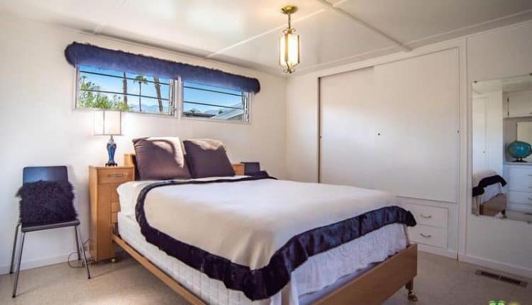 1962 Skyline is a Vintage Mobile Home Beauty - Simple master bedroom
