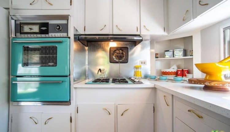 1962 Skyline single wide is a Vintage Mobile Home Beauty - Kitchen 2
