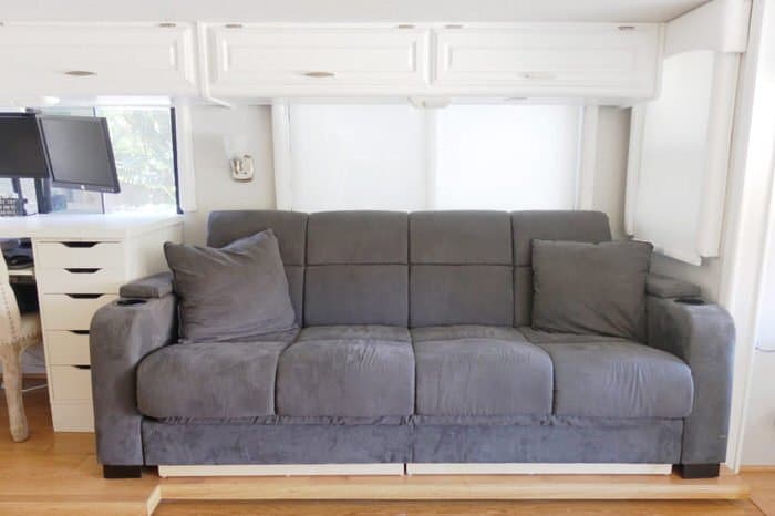 3 Cute Camper Decorating Ideas -rv couch