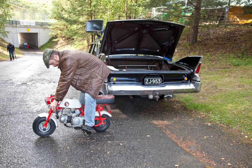 Honda Monkey compared to a car