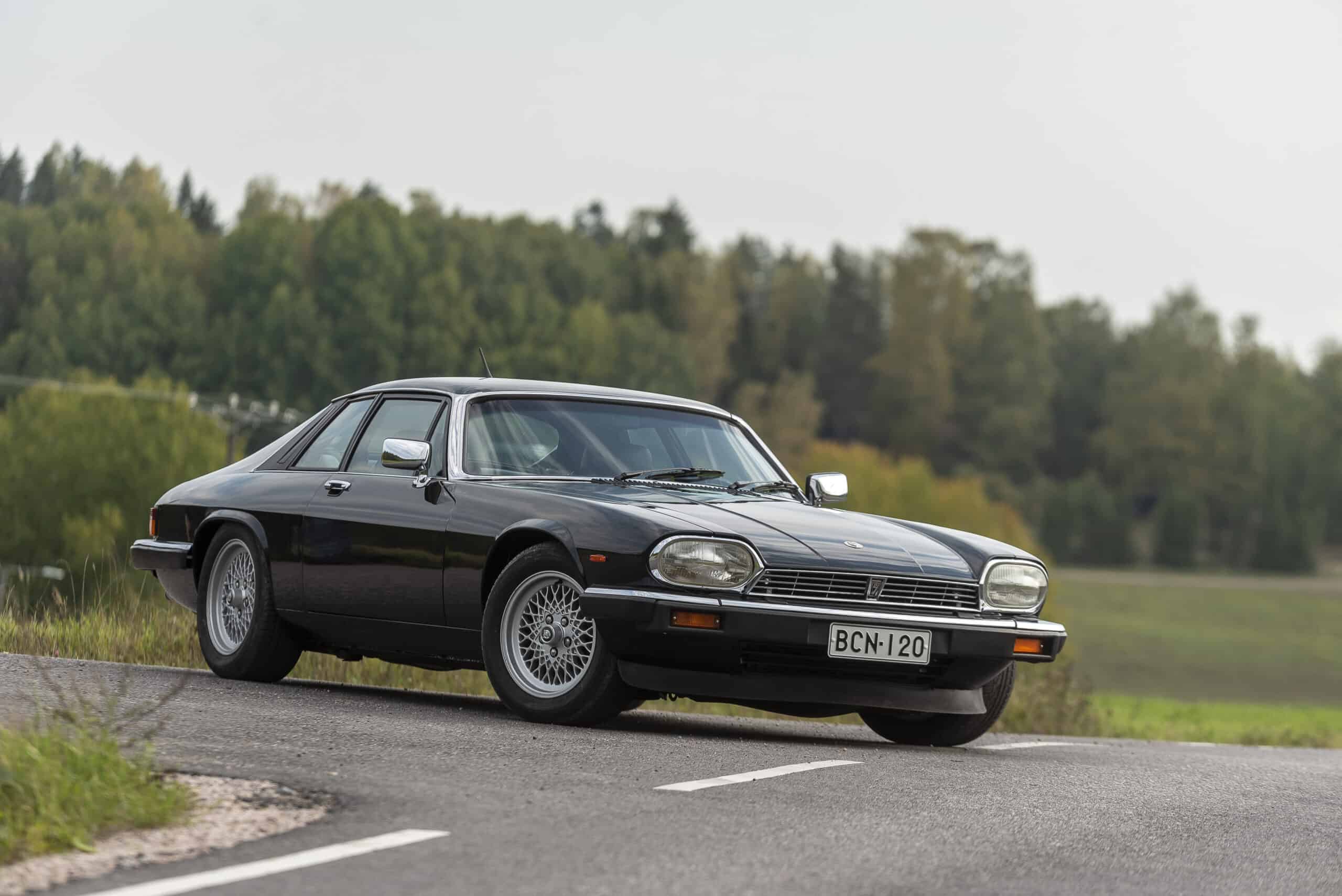 Jaguar Mobilisti liikenteessä