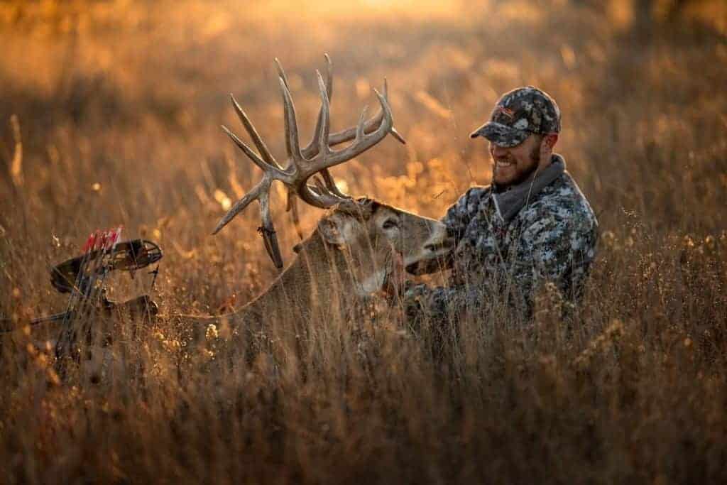 How to Hunt Deer - Deer Hunting Tips - proHuntingHacks