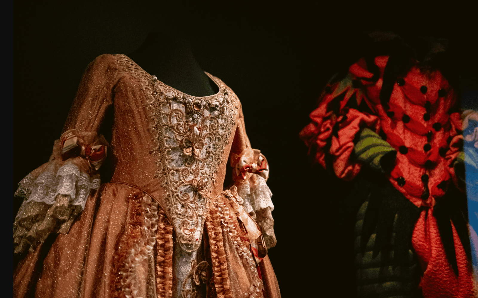 SF Opera Hosts Rare Costume Sale 