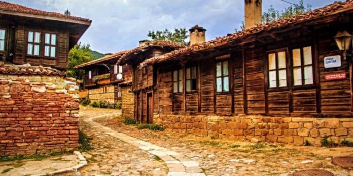 Изглед на стария Котел през октомври