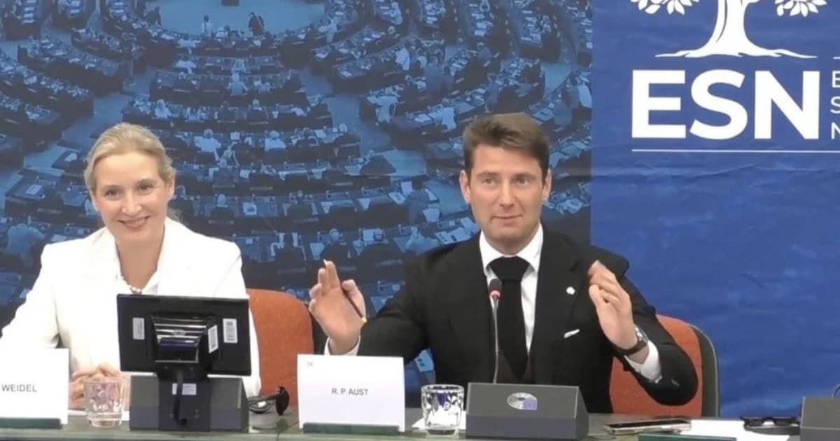 Представители на политическа група „Европа на суверенните нации“ по време на дискусия в Европейския парламент.