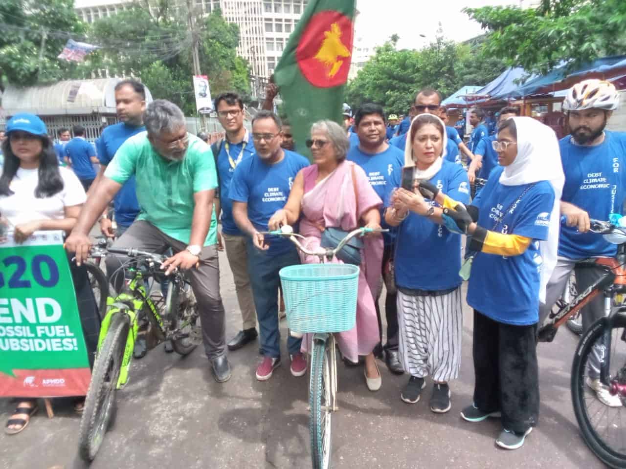 Human Chain and bicycle rally held in Dhaka to demand climate justice 