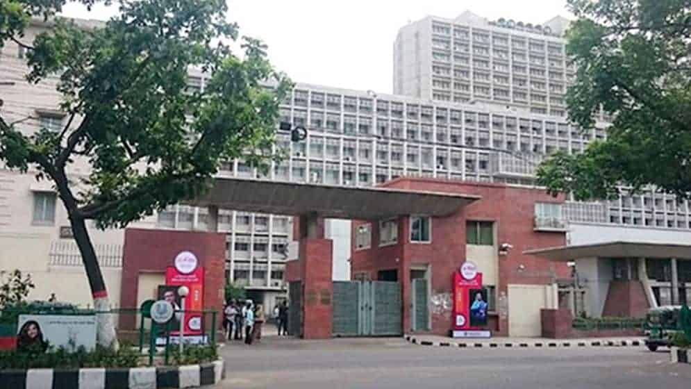 Single-use plastic is to be banned in Bangladesh. Bangladesh Secretariat in Dhaka, from October 2 From October 2, 2025, the use of single-use plastic (SUP) products will be completely banned in the Bangladesh Secretariat. The announcement was made by Cabinet Secretary Sheikh Abdur Rashid. August and September will be used as preparation time for government officials and employees before the ban takes effect. During this period, guidelines and instructions will be provided to reduce the use of plastic within the Secretariat. The announcement was made during a seminar organized by the Ministry of Environment, Forest and Climate Change. The seminar was titled: “Sustainable Plastic Use in the Secretariat: A Future for a Single-Use, Plastic-Free Environment.” Cabinet Secretary Sheikh Abdur Rashid spoke as the chief guest at the event. He stated that plastic pollution is a global issue, and Bangladesh must collaborate with the international community to tackle it. He highlighted the need for effective medical waste management, stressing that action must be taken now for our benefit and that of future generations. During her presidential remarks at the seminar, Environment Secretary Farhina Ahmed announced that the Ministry of Environment would swiftly create and implement an action plan to enforce the ban on single-use plastics in the Secretariat. The seminar also featured remarks from Finance Division Secretary Md Khairuzzaman Mozumder, Housing and Public Works Secretary Md. Nazrul Islam, and UNIDO Country Representative Zaki Uz Zaman. The keynote paper was presented by Fahmida Khanam, Additional Secretary (Environment) of the Ministry of Environment. The government has already identified 17 items as single-use plastics. This includes disposable plastic plates, cups, spoons, chocolate wrappers, plastic invitation cards, banners, thin plastic packaging, and plastic bottles with caps. Once the ban is in place, the Secretariat will be the first government office in the country to fully eliminate single-use plastics. This is regarded as a significant step toward environmental protection.
