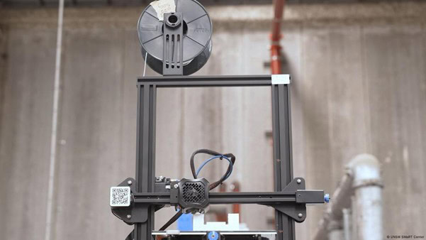 3D printer is using filament made from 100% recycled plastic. Image credit: UNSW SMaRT Centre.