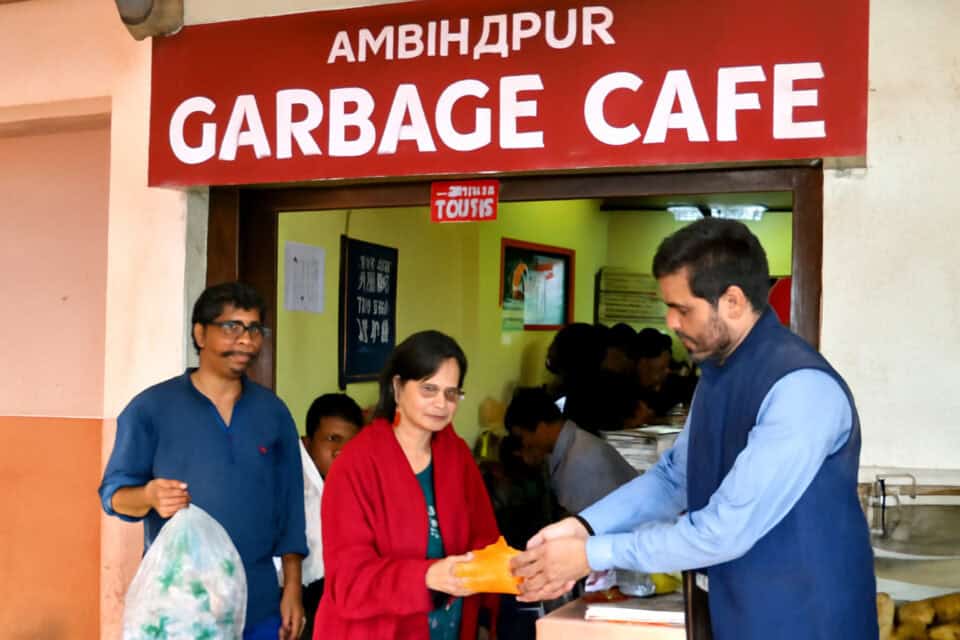 Innovative ‘Garbage Café’ in Ambikapur: Where Trash Turns Into a Meal