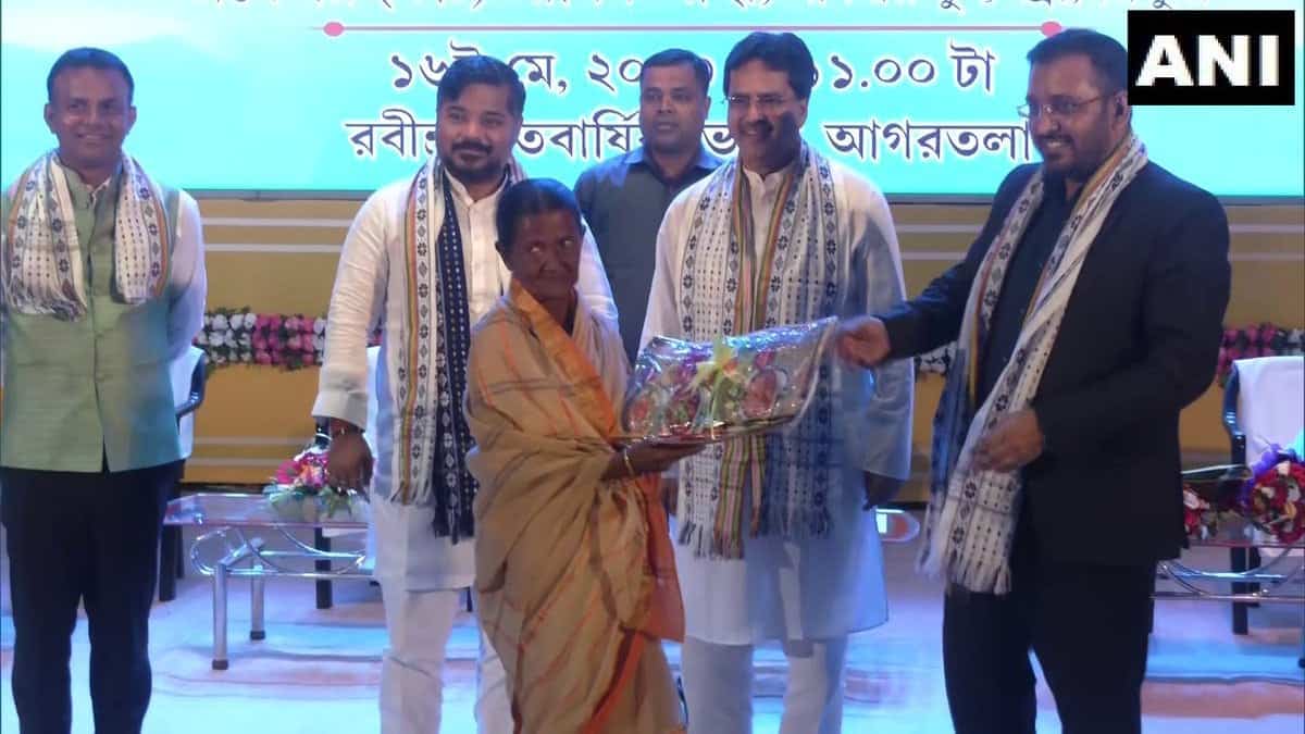 Tripura Cm Manik Saha Inaugrates Indigenous Spices Distribution Programme In Agartala 0986