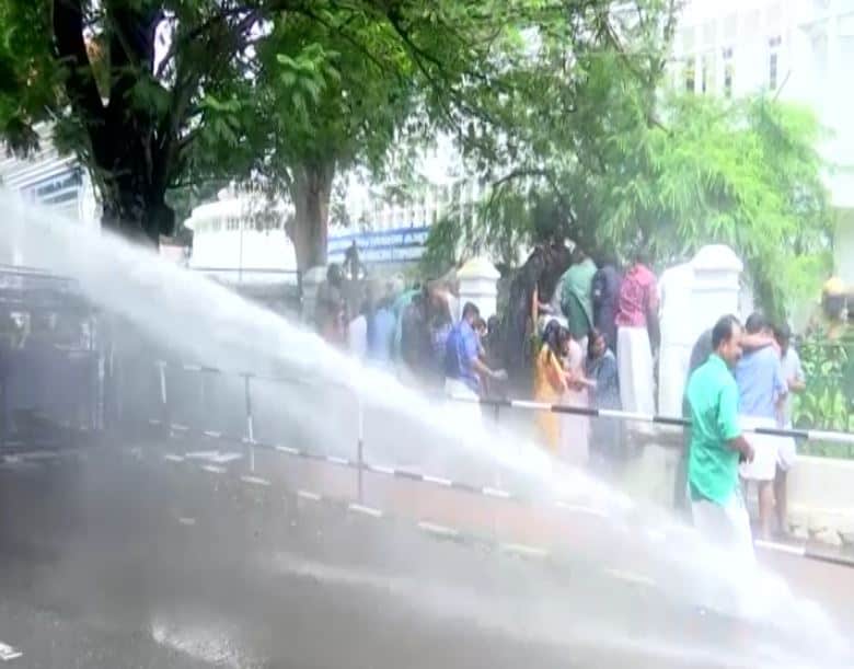 Kerala: BJP Holds Protest Over Death Of Sanitation Worker Who Drowned ...