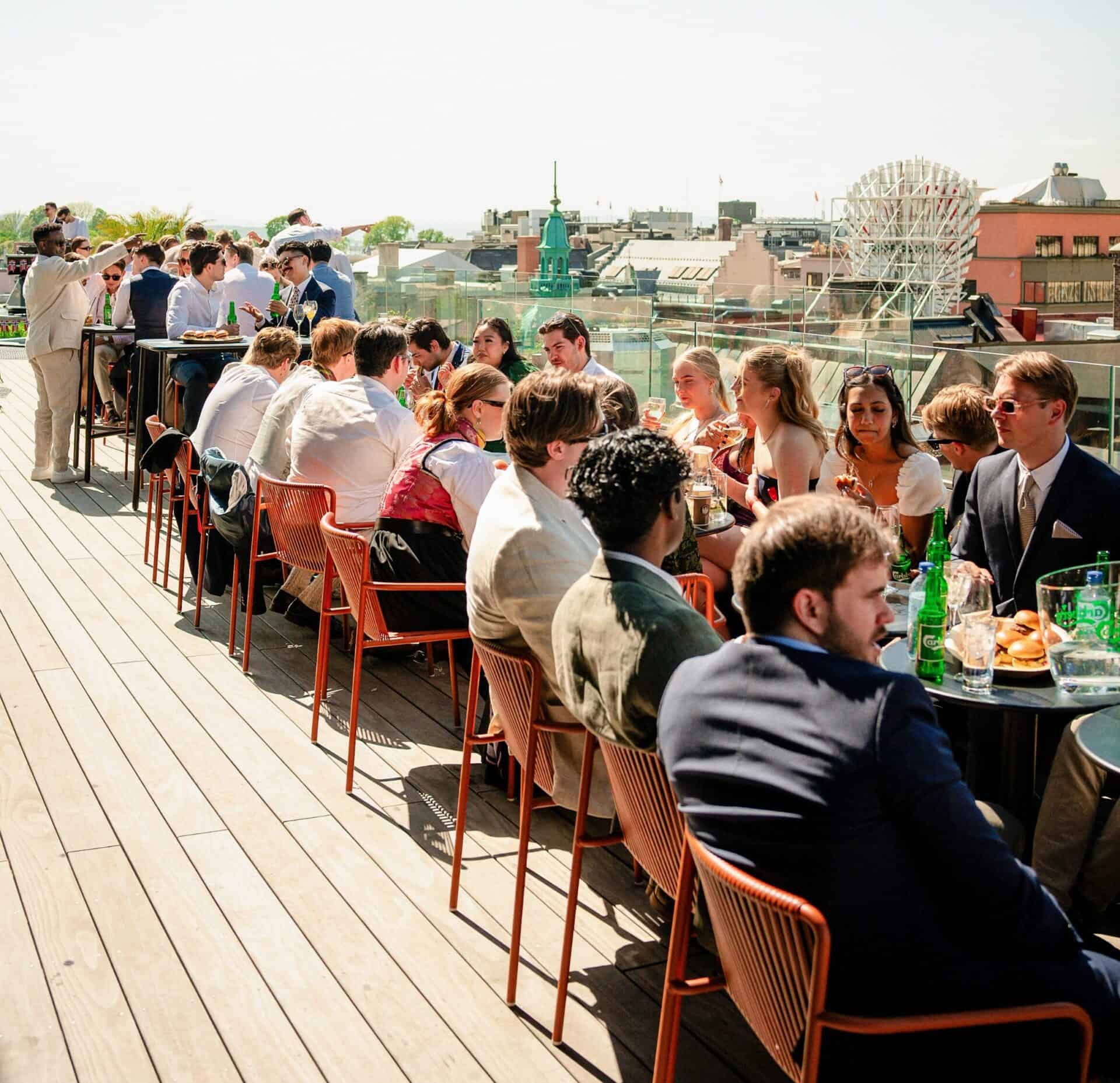 Bryllup og sommerfest på takterrasse i Oslo sentrum