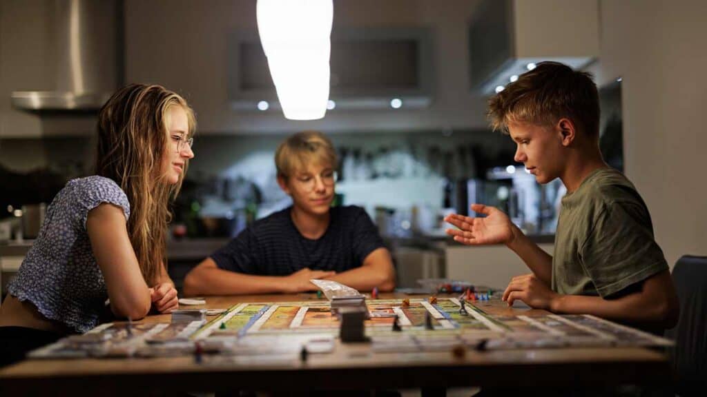 Spellen met het gezin spelen