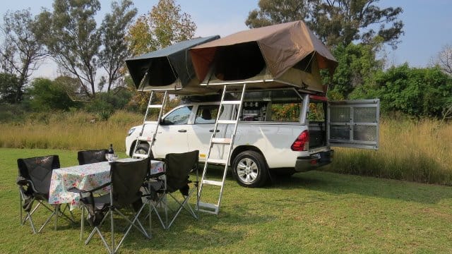 Toyota Hilux Double Cab Automatic 4x4 (4 people)