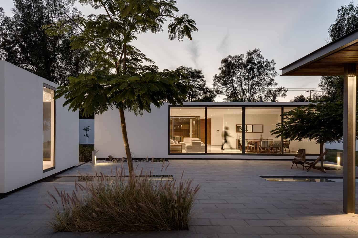 4.1.4 House by AS/D Asociación de Diseño in Jurica, Mexico