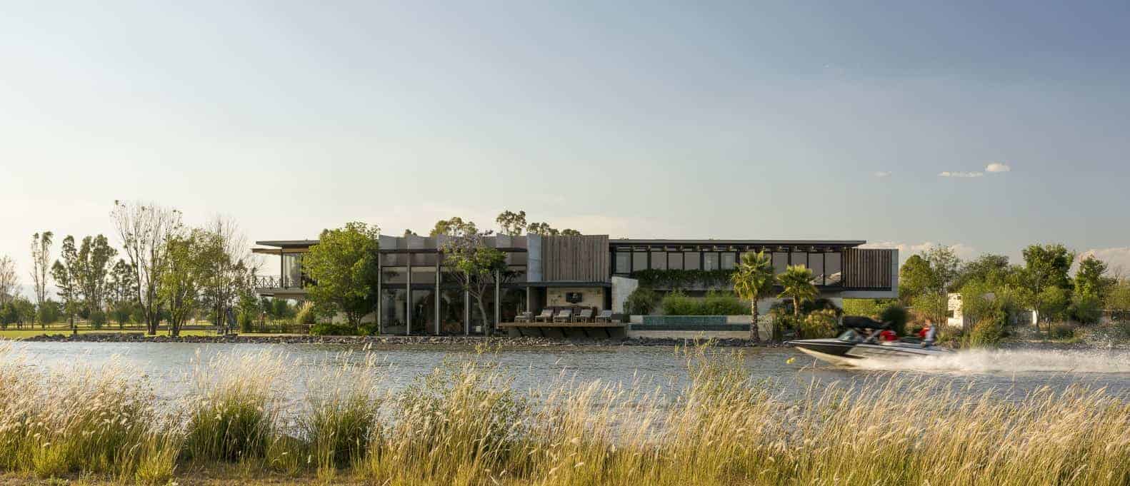 Palermo Lake House by Reims Arquitectura in Querétaro, Mexico