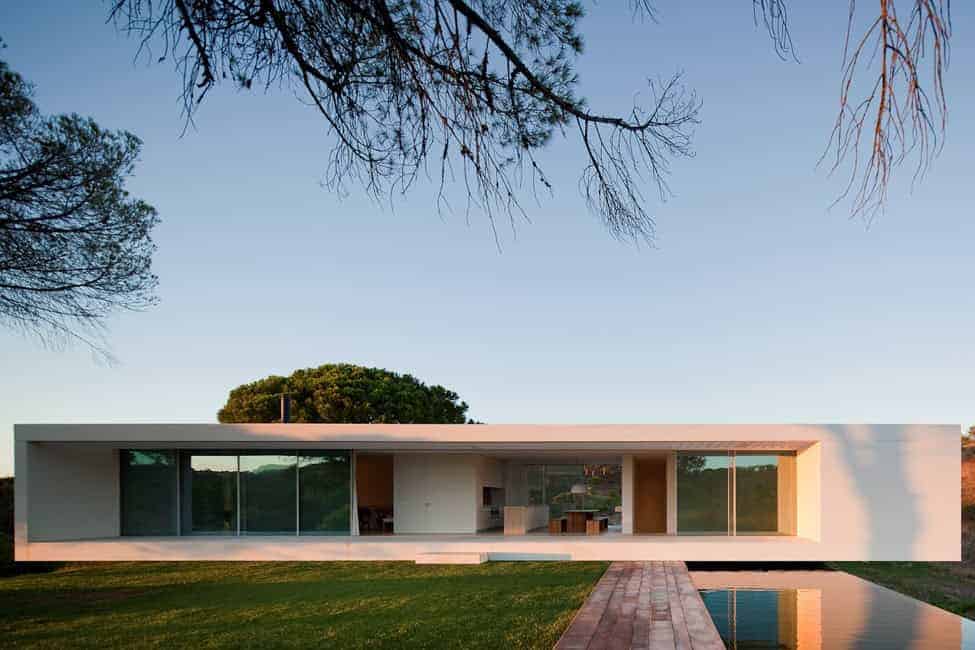 House in Melides by Pedro Reis in Grândola, Portugal