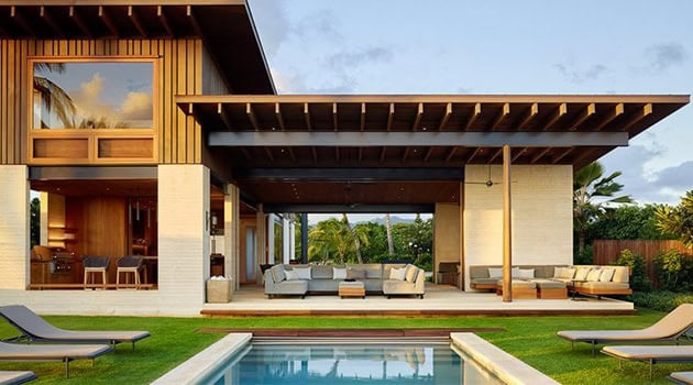 Hale Nukumoi Beach House by Walker Warner Architects in Hawaii
