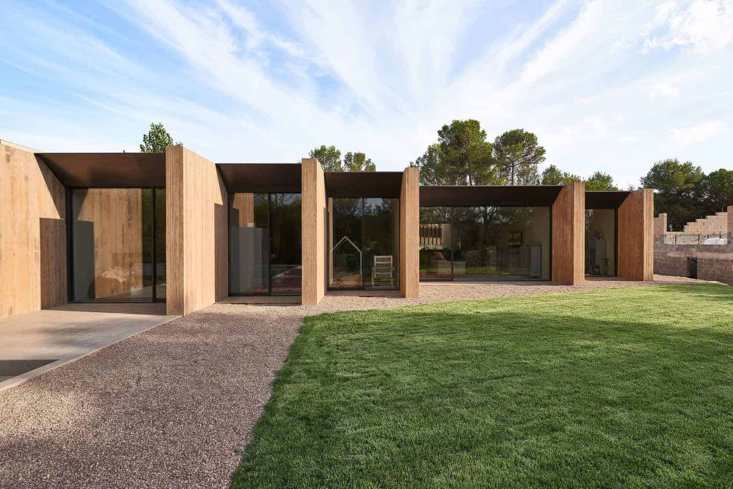 Limit House by Atheleia Arquitectura in Sant Julia de Ramis, Spain