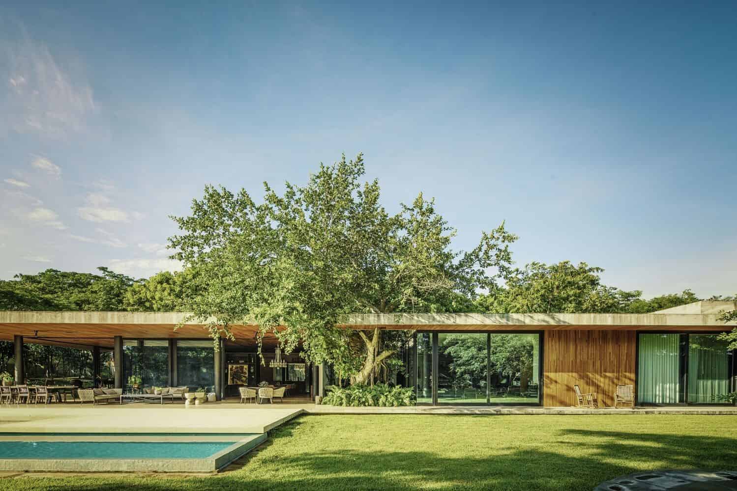 Akúun House by Arkham Projects in Merida, Mexico