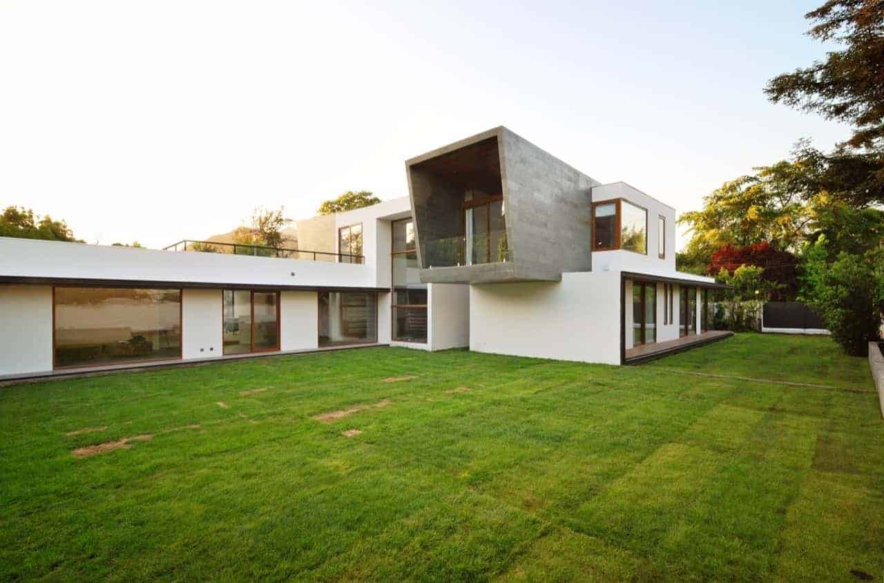 3-Element House by Swett Arquitectos in Santiago, Chile
