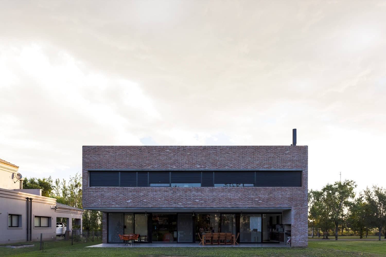 House with Bricks by Martín Aloras in Rosario, Argentina