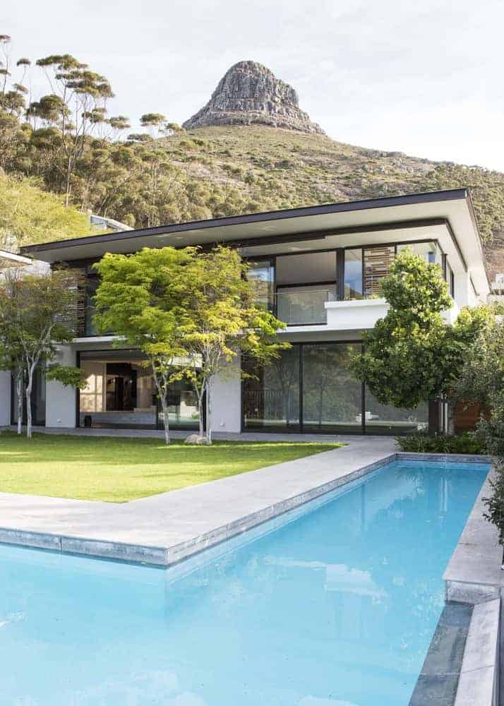 Avenue Fresnaye Villa by Jenny Mills Architects in Cape Town, South Africa