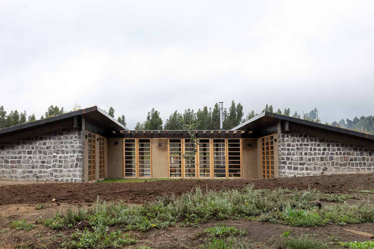Patios House by RAMA Estudio in Cotopaxi, Ecuador