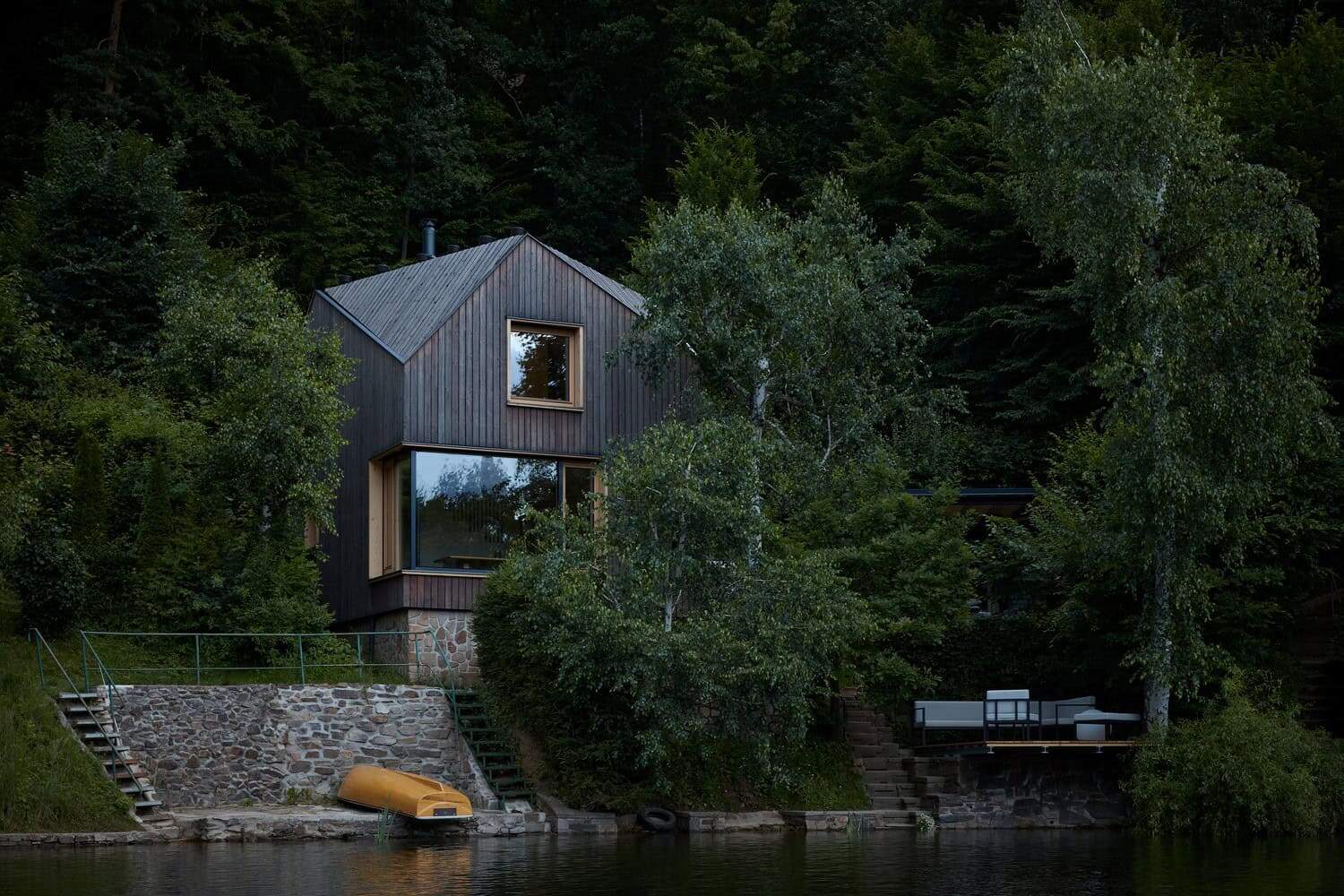Cottage Inspired by a Ship Cabin designed by Prodesi | Domesi in the Czech Republic