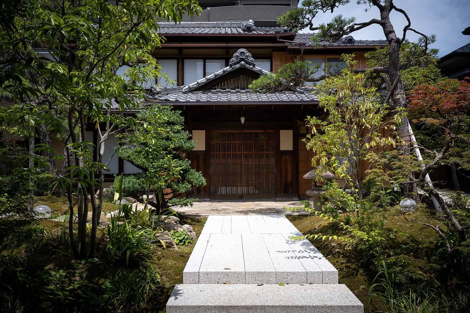 Tokugawa-cho Guesthouse by Tomoaki Uno Architects in Aichi, Japan