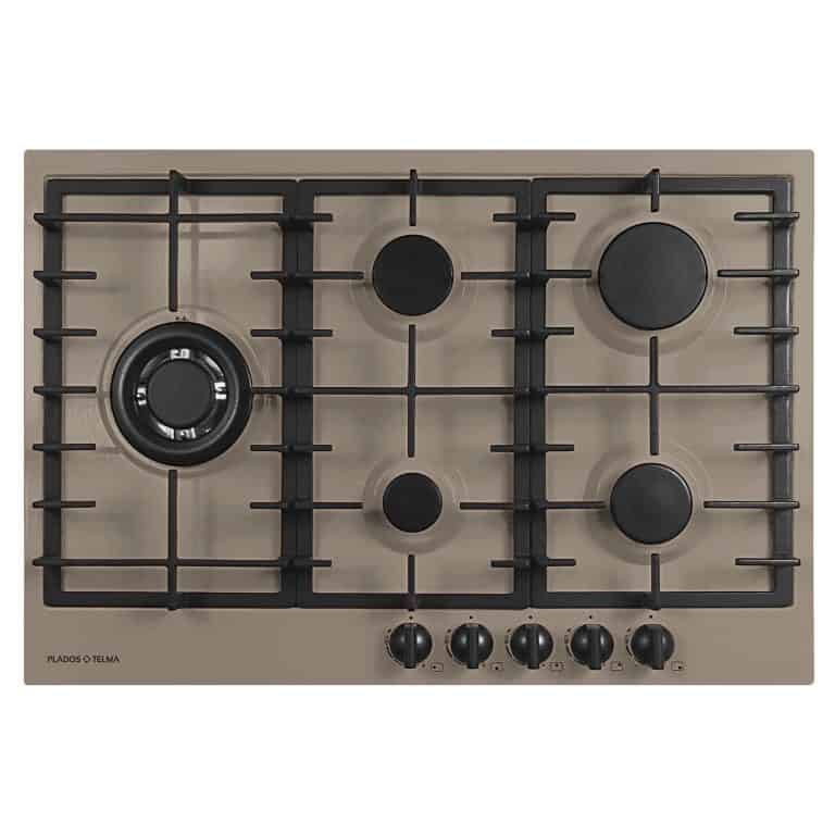 Vista dall'alto di un piano cottura a gas SLIM75 - Piano Cottura in acciaio inox con cinque fuochi e griglie nere, caratterizzato da manopole di controllo in basso al centro.