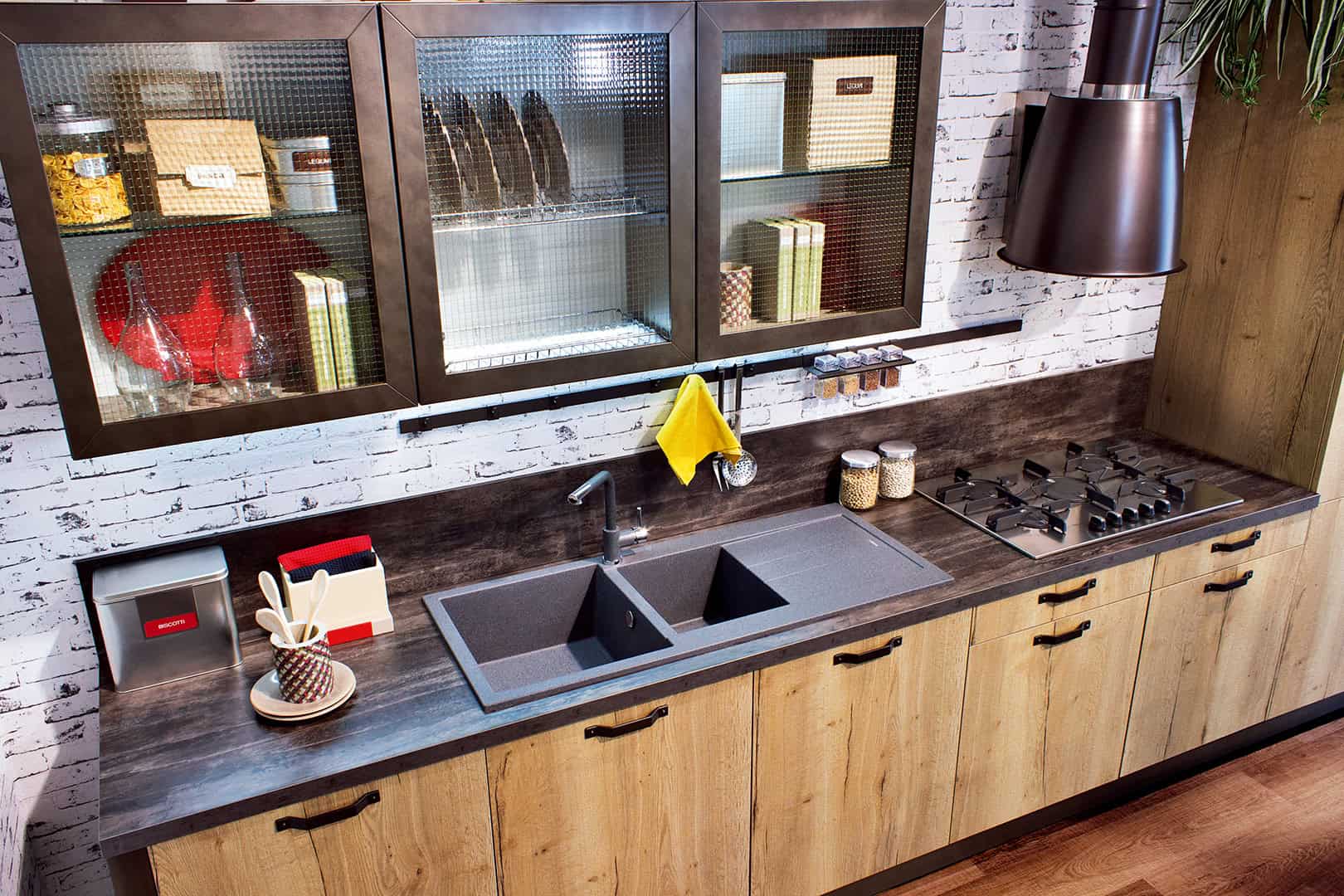 Cucina moderna con lavello e fornelli