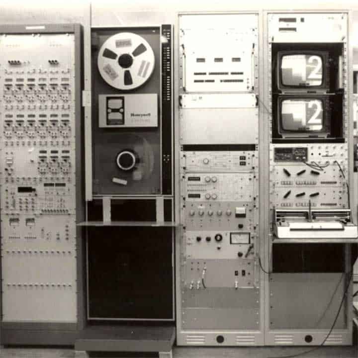Hydrogen Maser frequency standard