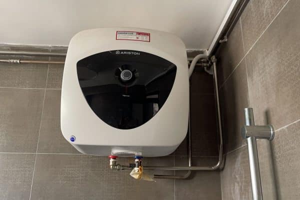 Ariston Andris Lux 30 Water Heater Replacement With Rheem EHG-30 at 862A Tampines Street 83 HDB on 13 Apr 2022