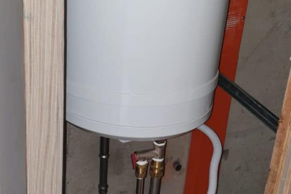 Ariston Pro R 80 H 25K Water Heater Balmoral Crest 
