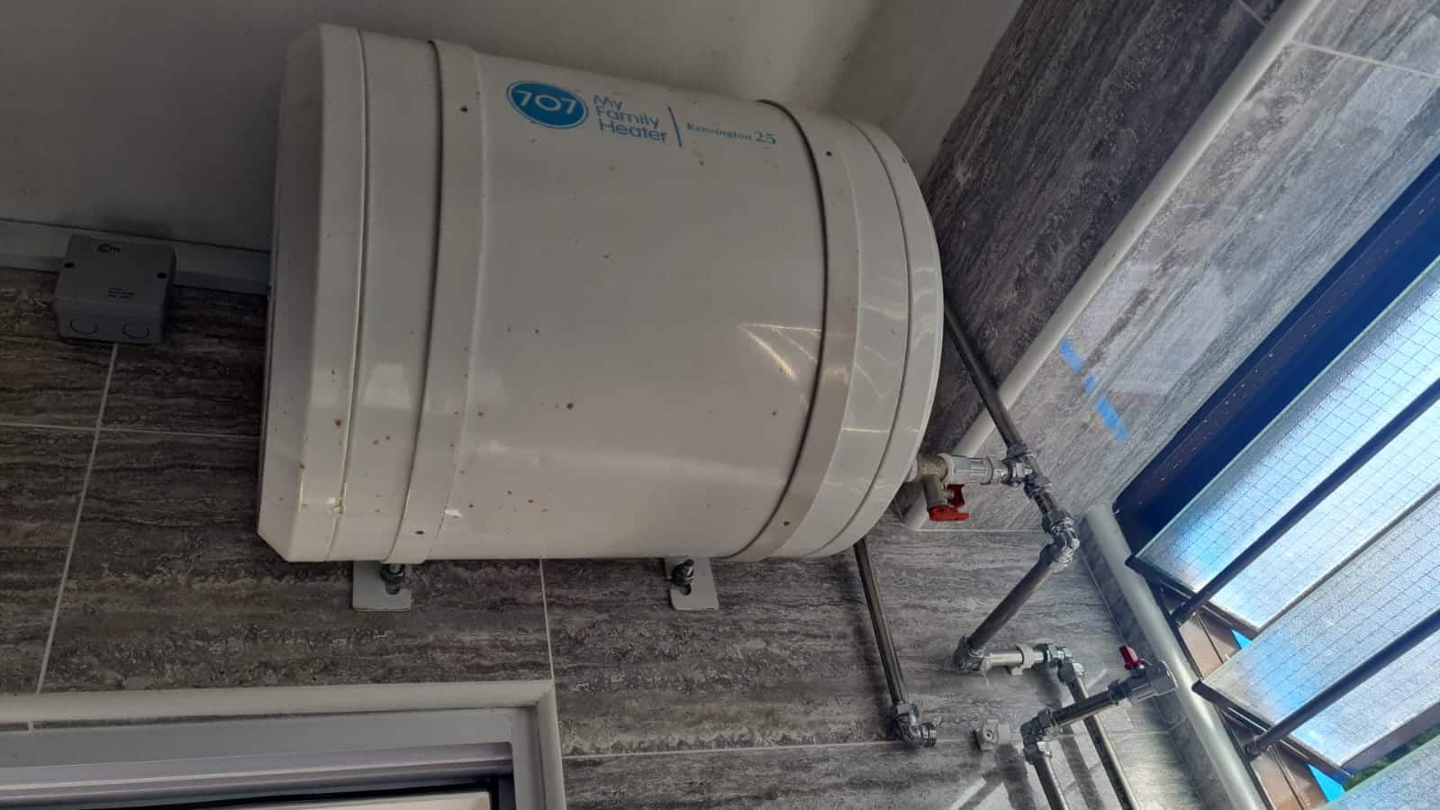 Kensington Storage Heater 841 Yishun