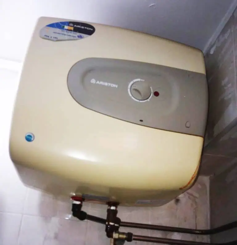 Ariston Plus 30 R 1.5Sin