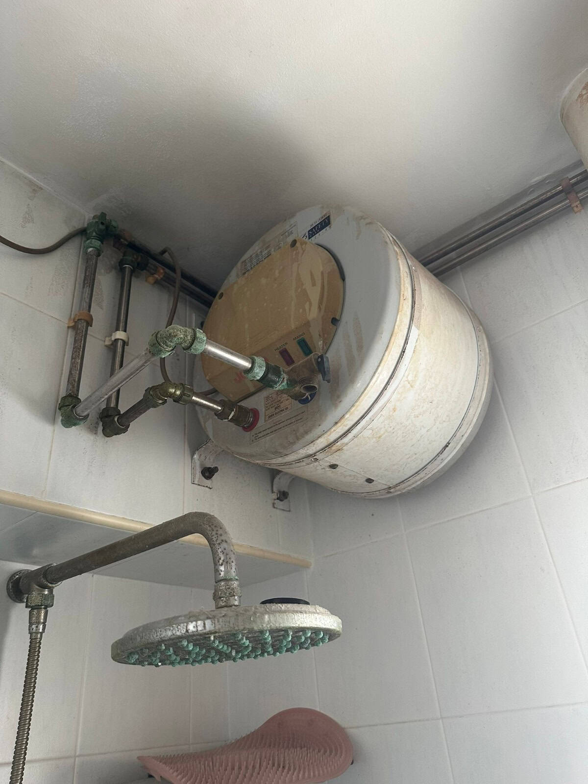 Water Heater Replacement Corrosion Joven Before