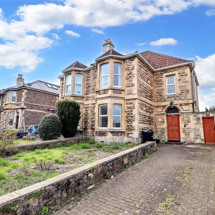 Lower Oldfield Park, Bath, BA2 3HR