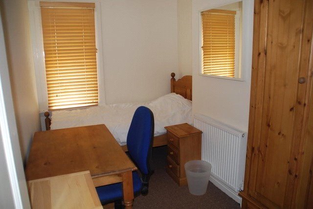Mad250073 03.jpg
