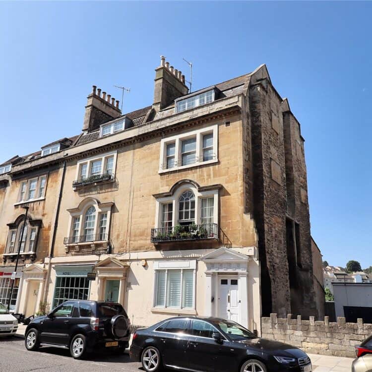St James Parade, Southgate, Bath, BA1 1UL