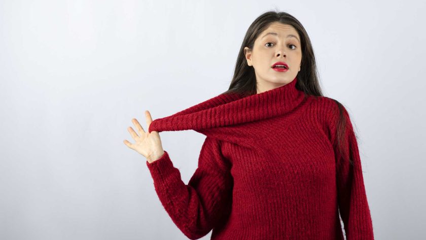 Pourquoi mes pulls cachent-ils toujours mes bijoux (et comment y remédier)