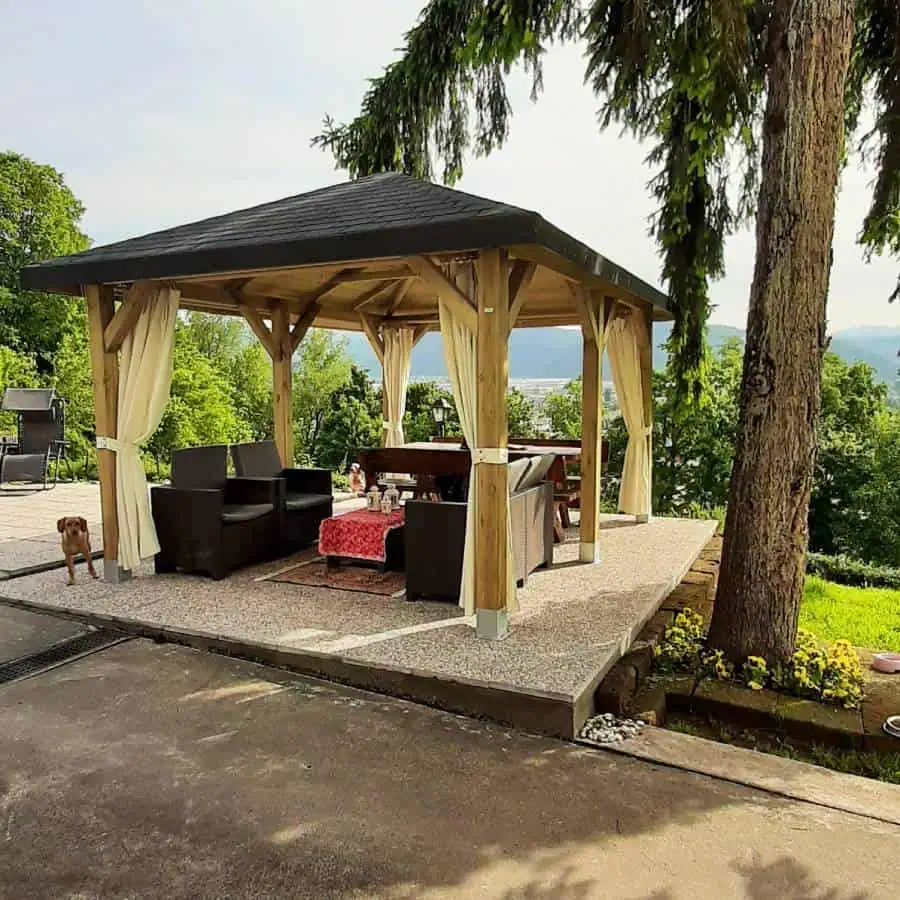 Gazebo in Legno KIOSK Tetto con tegole 449x347 cm - Antivento-0 Gazebo in Legno KIOSK Tetto con tegole 449x347 cm - Antivento-0