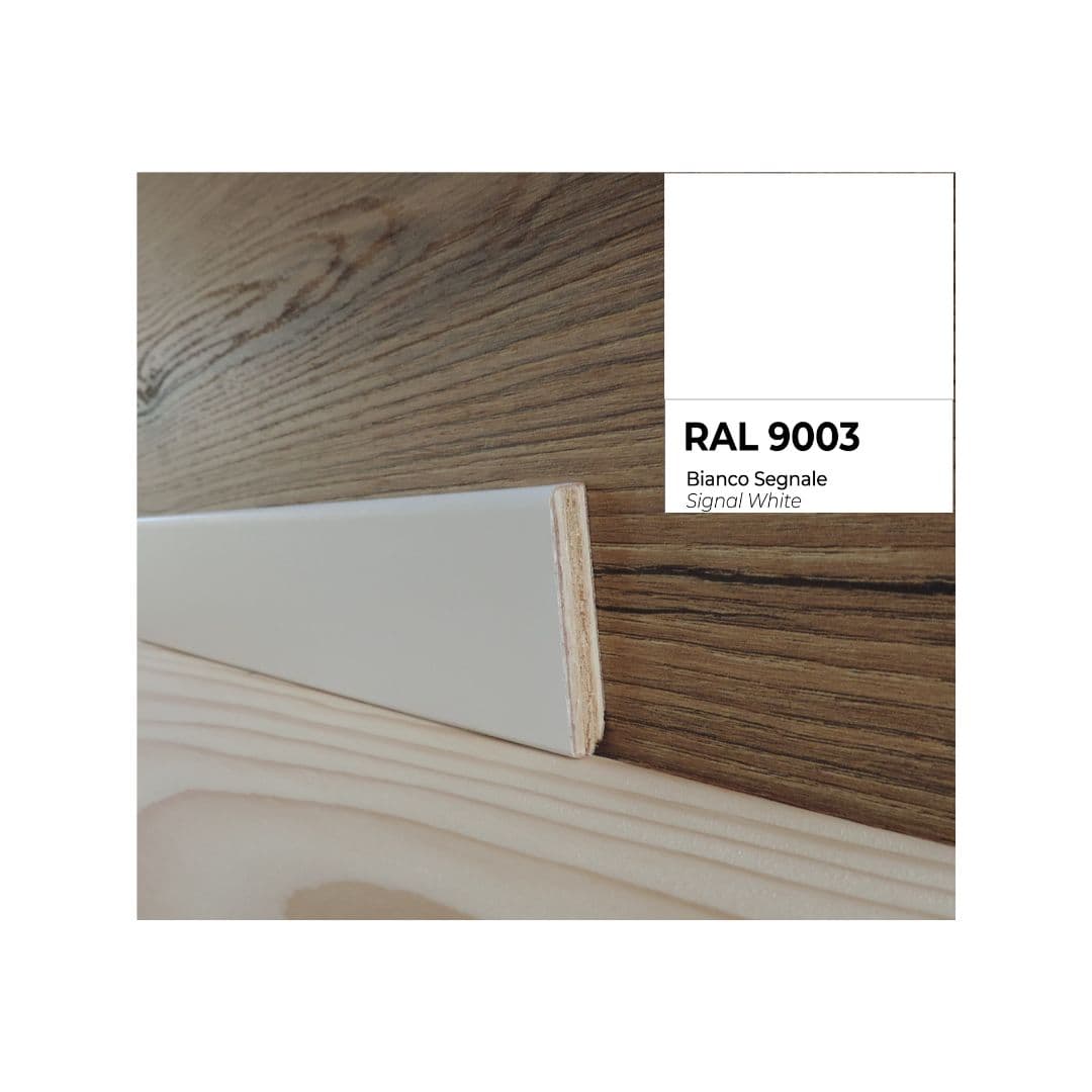 Battiscopa legno 10x50 RAL9003 Onlywood Battiscopa Legno BIANCO Laccato RAL 9003 - 50 x 10 mm - Asta da 2,4 Metri - immagine 1