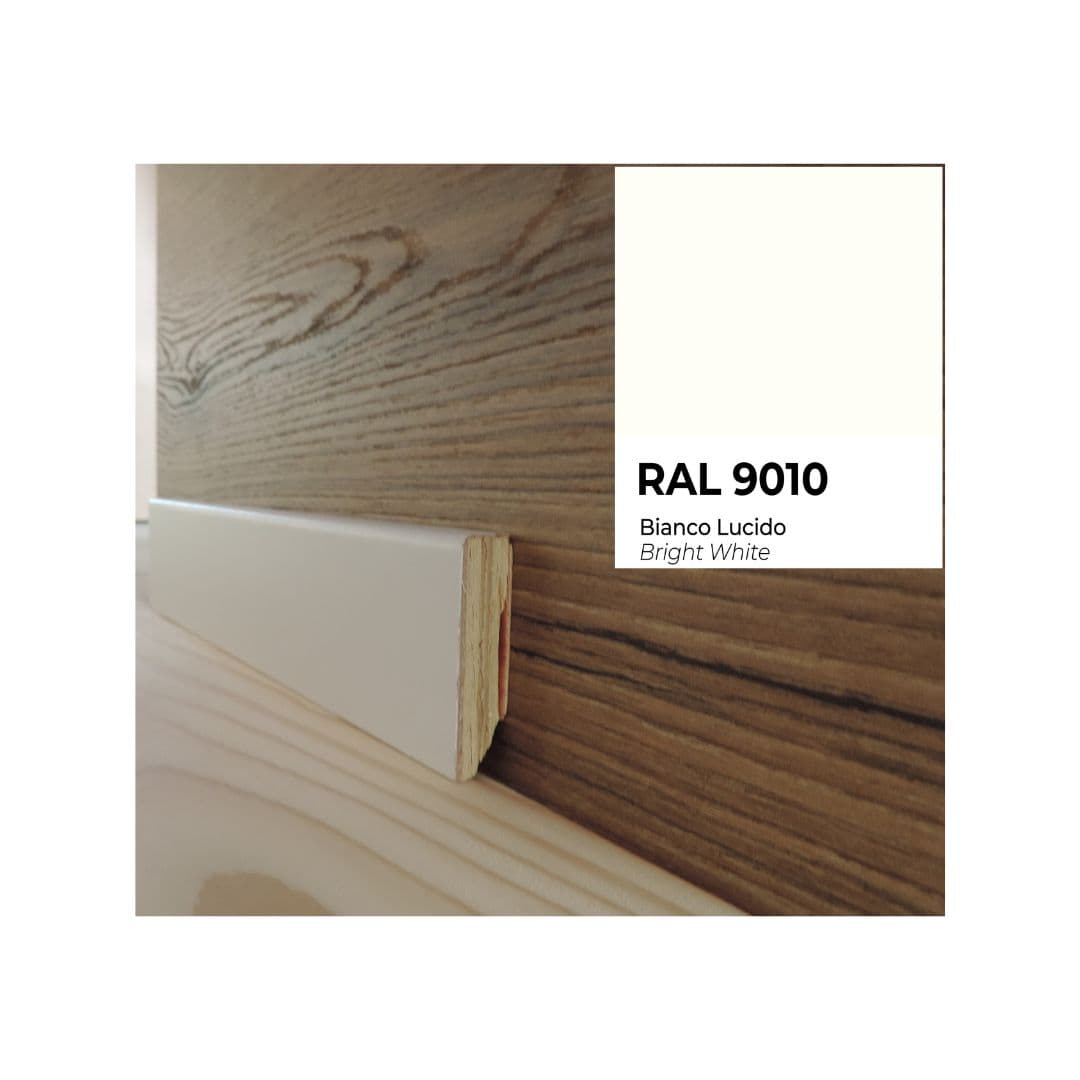 Battiscopa legno 13x50 RAL9010 Onlywood Battiscopa Legno BIANCO Laccato RAL 9010 – 50 x 13 mm – Asta da 2,4 Metri - immagine 1