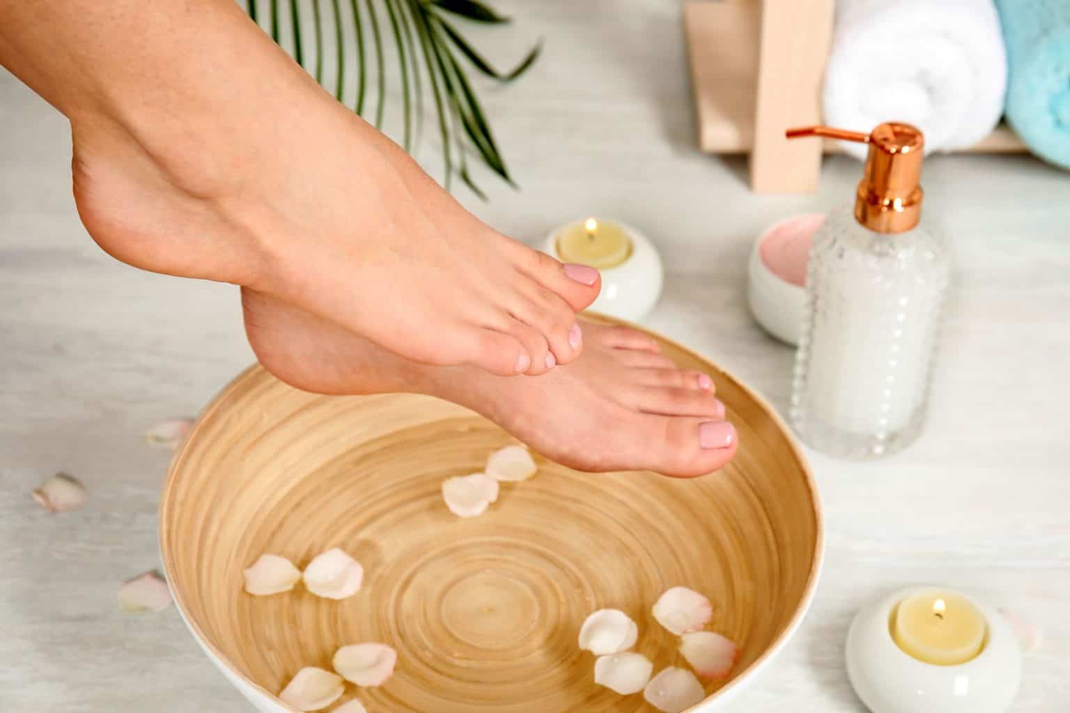 Soulagez votre ongle incarné avec un bain de pied au bicarbonate — free download