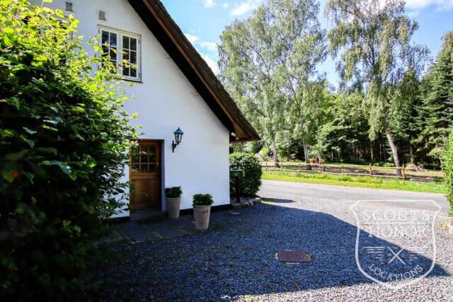 villa countryside stråtæk location denmark scoutshonor00111