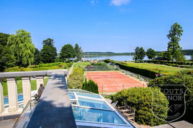 tennisbane liebhaveri udsigt til sø location denmark scoutshonor00028
