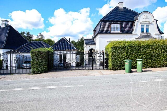 tennisbane liebhaveri udsigt til sø location denmark scoutshonor00179
