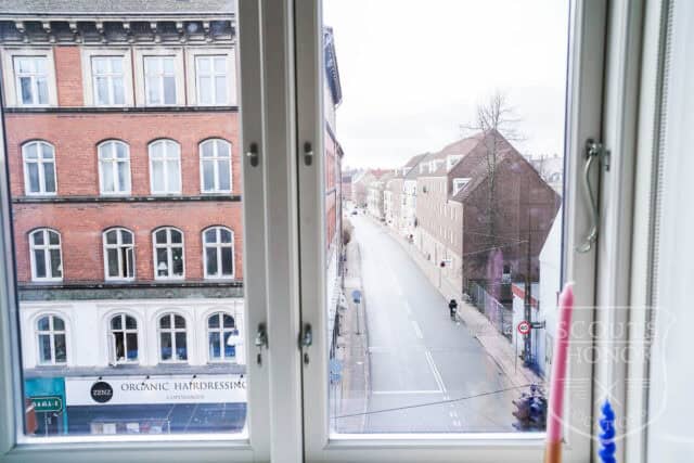 nørrebro klassisk opgang bordtennis lysindfald location denmark scoutshonor 49